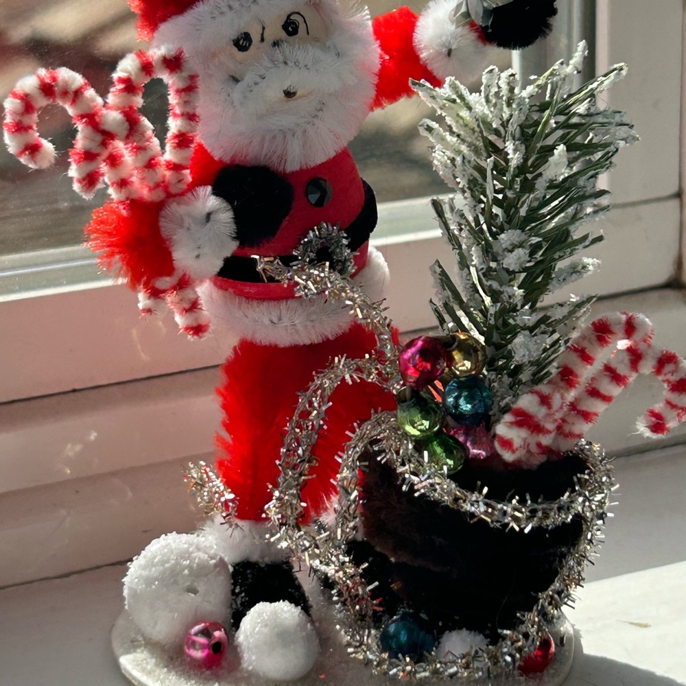 Festive vintage repurposed Santa Holiday Decoration - Picture 3 of 6